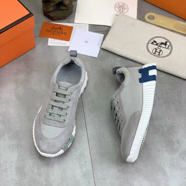 Sneakers Bouncing