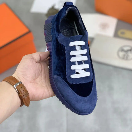 Sneakers Bouncing
