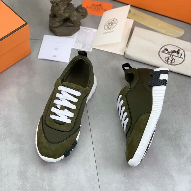 Sneakers Bouncing