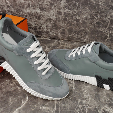 Sneakers Bouncing