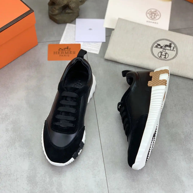 Sneakers Bouncing