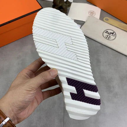 Sneakers Bouncing