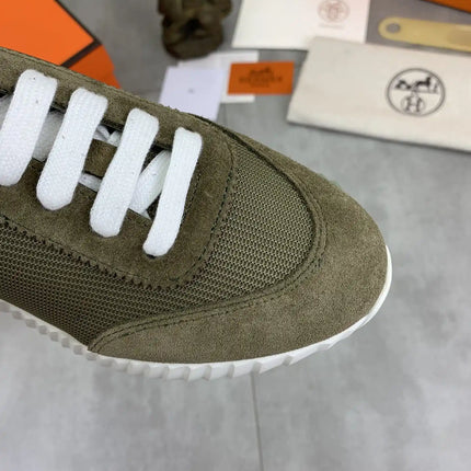 Sneakers Bouncing