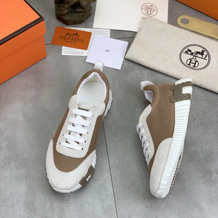 Sneakers Bouncing