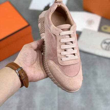 Sneakers Bouncing