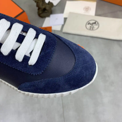 Sneakers Bouncing