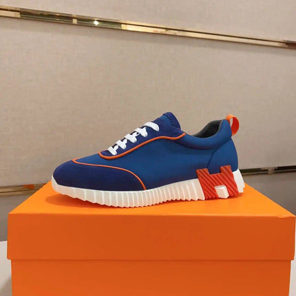 Sneakers Bouncing