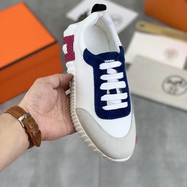 Sneakers Bouncing