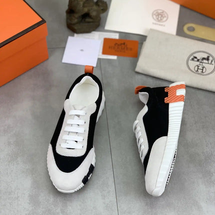 Sneakers Bouncing