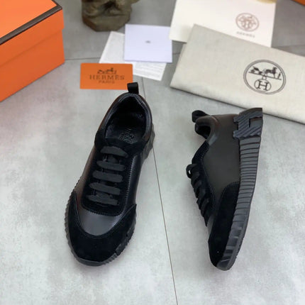 Sneakers Bouncing