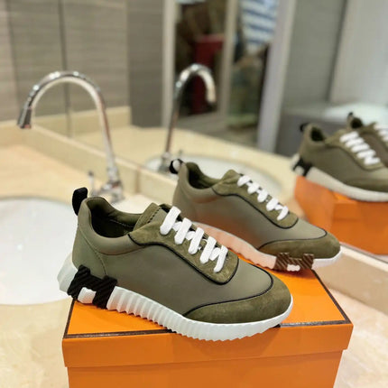 Sneakers Bouncing