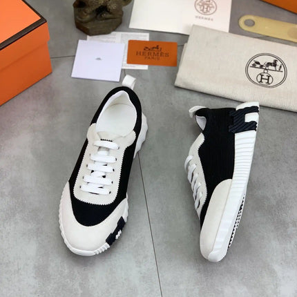 Sneakers Bouncing