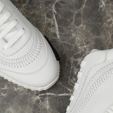 Sneakers Bouncing