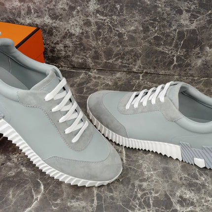 Sneakers Bouncing