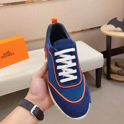 Sneakers Bouncing