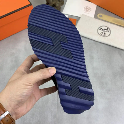 Sneakers Bouncing
