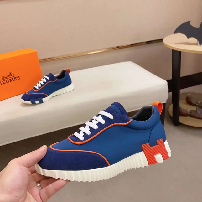 Sneakers Bouncing
