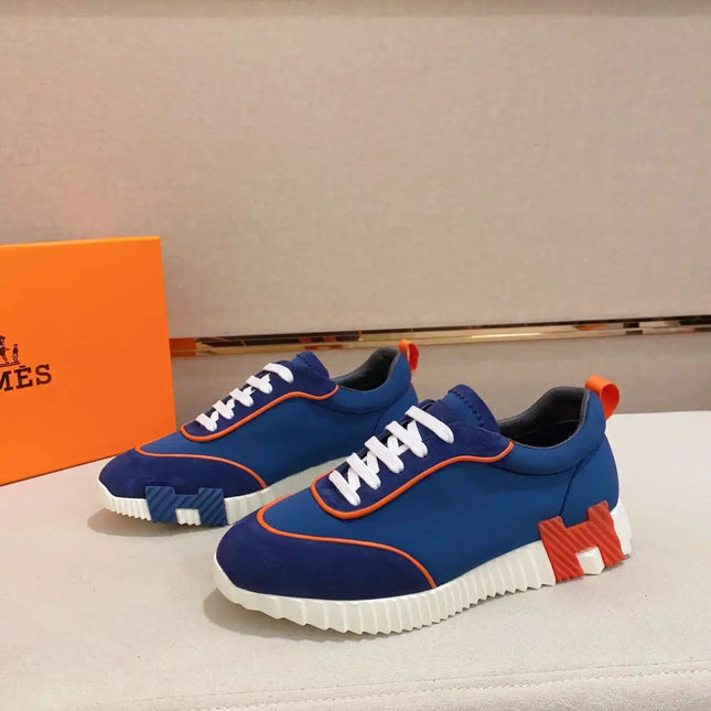 Sneakers Bouncing