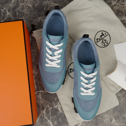Sneakers Bouncing