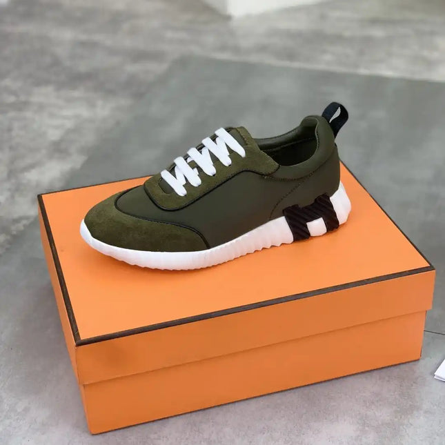 Sneakers Bouncing
