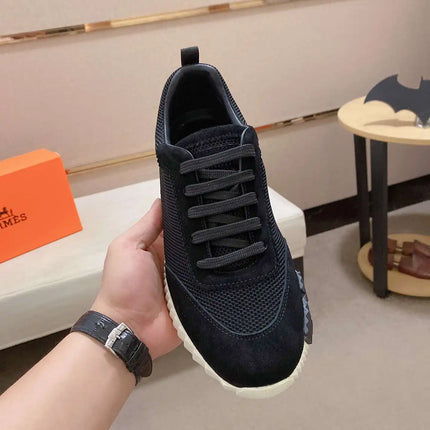 Sneakers Bouncing