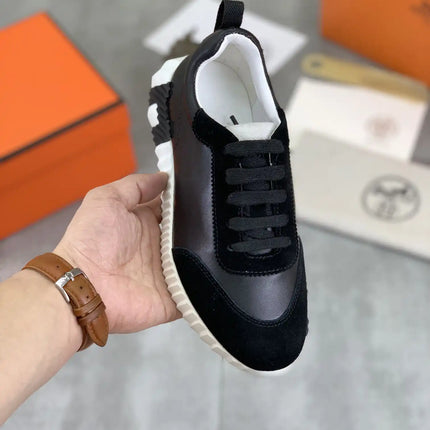 Sneakers Bouncing