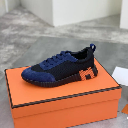 Sneakers Bouncing