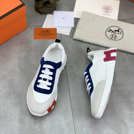 Sneakers Bouncing