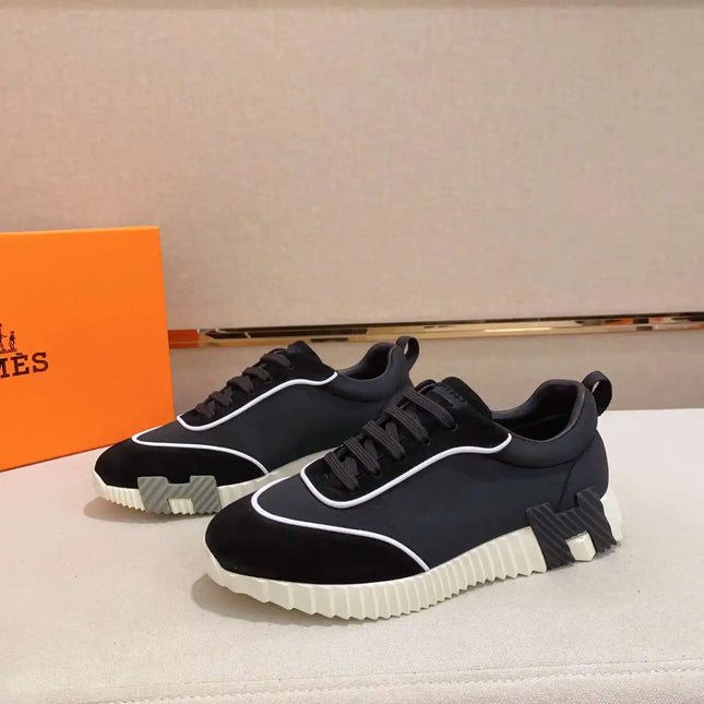 Sneakers Bouncing