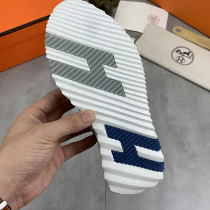 Sneakers Bouncing
