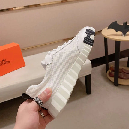 Sneakers Bouncing