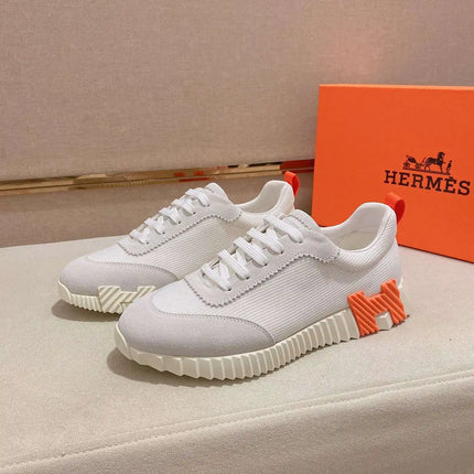 Sneakers Bouncing