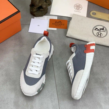 Sneakers Bouncing